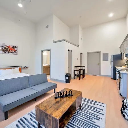 Bright And Modern Studio In Louisville # 306